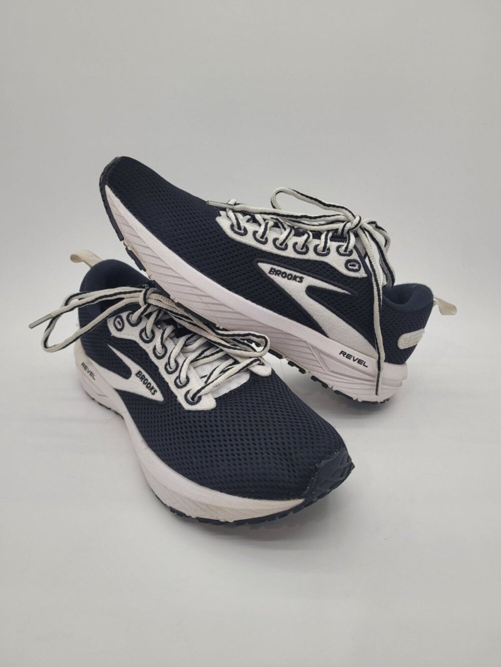 Brooks Revel 6 Black White Terry Running Shoes Women's Size 8 Lace Up
